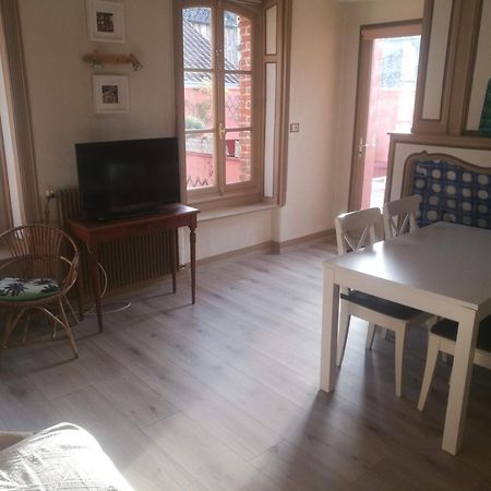 Appartamento Le Renard D'Or Montreuil  Esterno foto