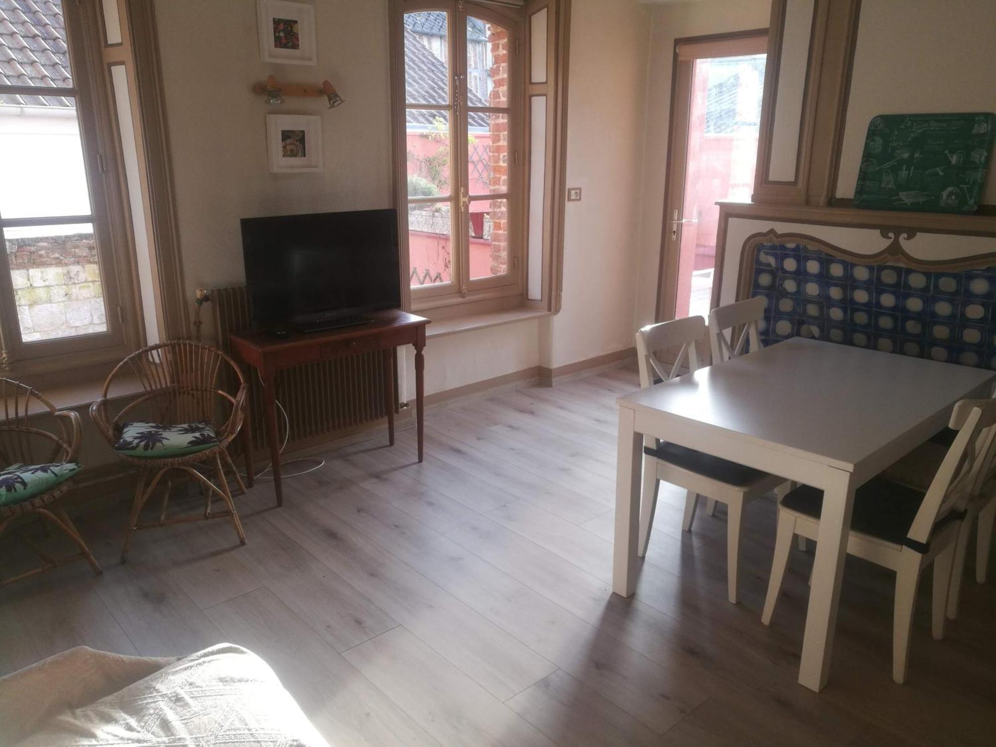 Appartamento Le Renard D'Or Montreuil  Esterno foto